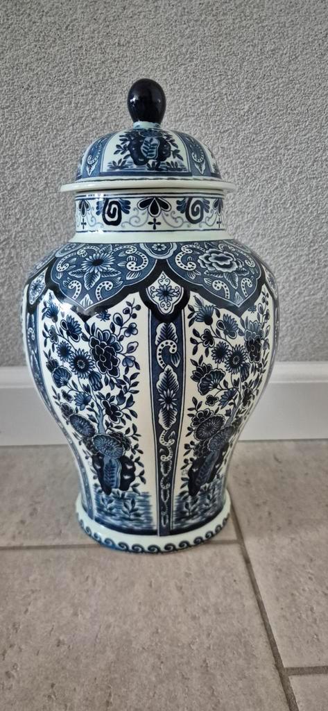 Delfts Blauw Vaas met Deksel - made by Royal Sphinx for Boch, Antiek en Kunst, Antiek | Vazen, Ophalen of Verzenden