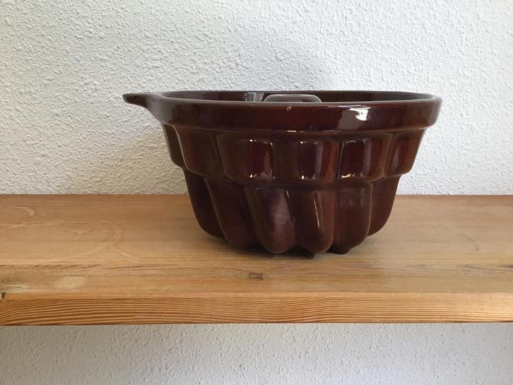 bruine puddingvorm/ tulband. W-Germany 051-17., Huis en Inrichting, Keuken | Servies, Zo goed als nieuw, Overige typen, Overige stijlen