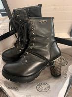 New Rock boots & shoes, Lage of Enkellaarzen, Zo goed als nieuw, Zwart, Ophalen