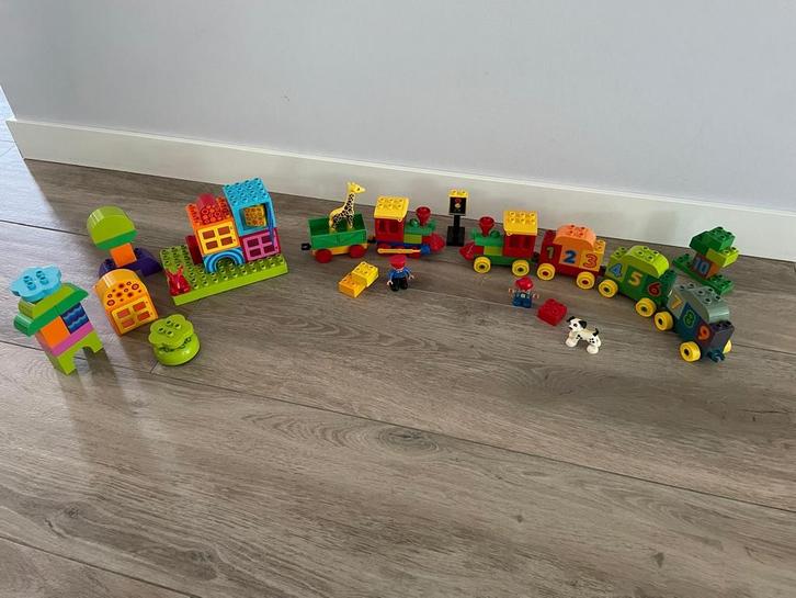 Duplo Treintjes + Stenen, Kinderen en Baby's, Speelgoed | Duplo en Lego, Gebruikt, Duplo, Losse stenen, Ophalen of Verzenden