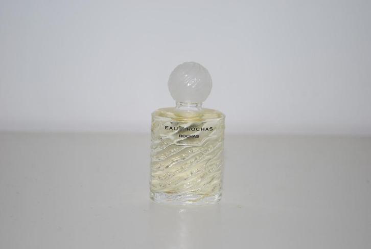 Miniatuur Rochas Eau de Rochas, Verzamelen, Parfumverzamelingen, Zo goed als nieuw, Miniatuur, Gevuld, Ophalen of Verzenden