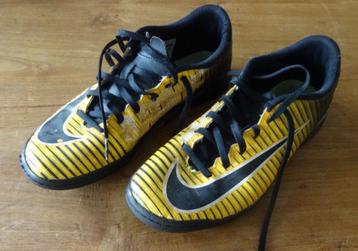 Gymschoenen oranje-zwart (mt 40) NIKE beschikbaar voor biedingen