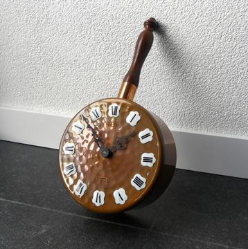 Vintage wandklok koper pan retro koperen klok West-Germany beschikbaar voor biedingen