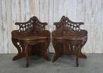 Twee unieke hoekstoelen, houtsnijwerk, Barok, Rococo, Ophalen