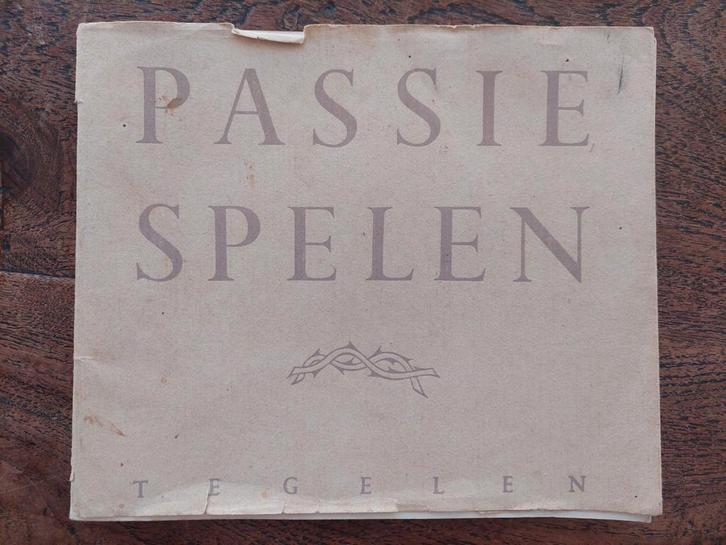 Passiespelen Tegelen - Oud Boekje, Boeken, Godsdienst en Theologie, Gelezen, Christendom | Katholiek, Ophalen of Verzenden