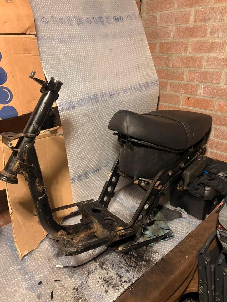 Zip type 1 / 2 / 3 brom frame, Fietsen en Brommers, Brommeronderdelen | Algemeen, Zo goed als nieuw, Overige typen, Ophalen