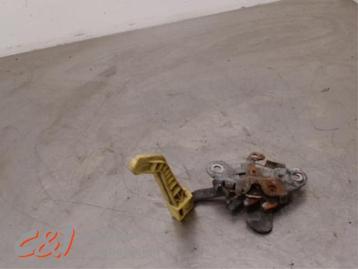 Slotmechaniek Motorkap van een Peugeot Partner beschikbaar voor biedingen