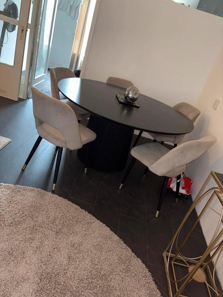 Zwarte Eettafel - Stijlvol & Modern, Huis en Inrichting, Tafels | Eettafels, Zo goed als nieuw, 100 tot 150 cm, 150 tot 200 cm