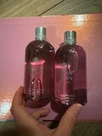 2x molton Brown rhubarb and rose showergel 300ml new, Nieuw, Ophalen of Verzenden, Bodylotion, Crème of Olie