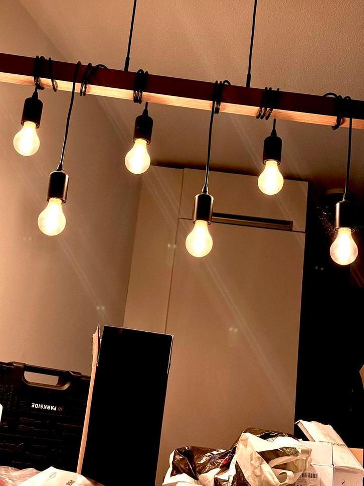 Stijlvolle Eettafellamp met Houten Balk – 6 Fittingen, Huis en Inrichting, Lampen | Hanglampen, Zo goed als nieuw, 75 cm of meer