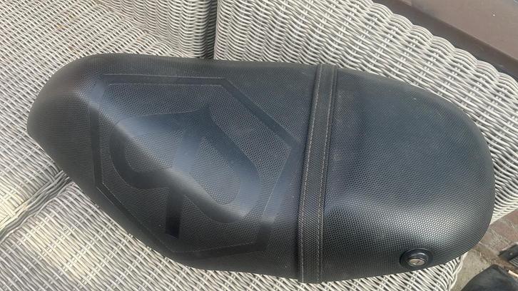 Piaggio zip sp h20 zadel ORIGINEEL, Motoren, Tuning en Styling, Ophalen of Verzenden