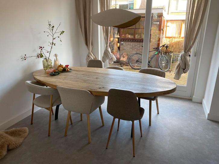Mooie grote ovale tafel 2,40 lang, Huis en Inrichting, Tafels | Eettafels, Zo goed als nieuw, 100 tot 150 cm, 200 cm of meer, Ovaal