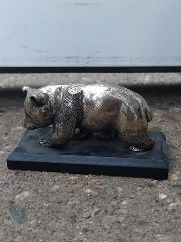 Vintage Pandabeer op Houten Plateau beschikbaar voor biedingen