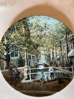 Sierbord “de Delftse Vrouwenregt”, Antiek en Kunst, Antiek | Wandborden en Tegels, Ophalen of Verzenden