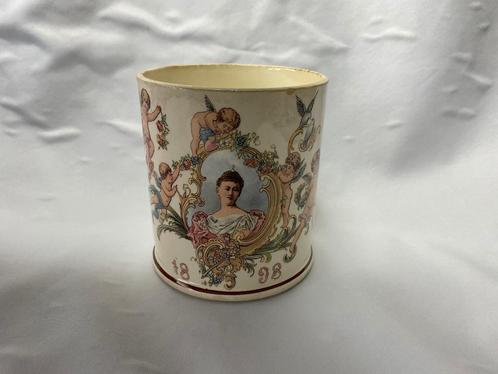Beker inhuldiging koningin Wilhelmina 1898, Verzamelen, Koninklijk Huis en Royalty, Gebruikt, Servies, Nederland, Verzenden