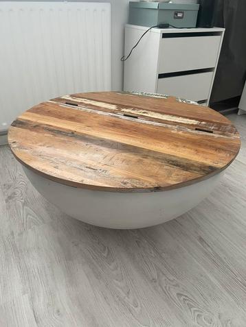 Mooie salontafel met opbergruimte