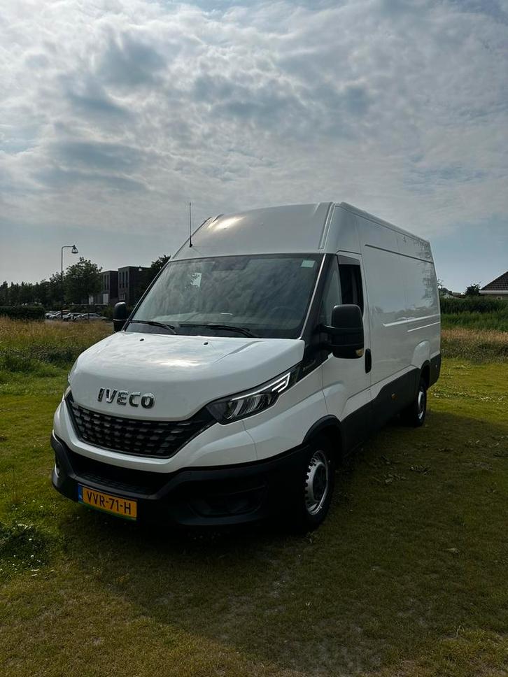 Iveco Daily 35S18 3.0D 132KW 2020 Wit, Auto's, Bestelauto's, Bedrijf, Iveco, Diesel, Euro 6, Automaat, Geïmporteerd, Wit, Blauw