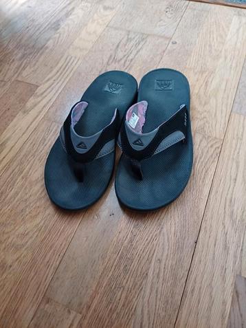 Reeve slippers maat 41 beschikbaar voor biedingen