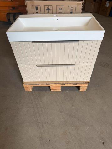 Badmeubel 80cm caramel met solid surface wastafel beschikbaar voor biedingen