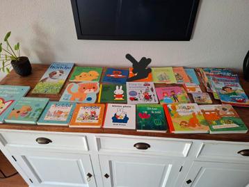 Diverse kinderboeken beschikbaar voor biedingen