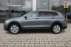 Volkswagen Tiguan 1.5 TSI Life 7 Persoons | Trekhaak | ACC |, Auto's, Volkswagen, Stof, Zwart, 4 cilinders, 150 pk