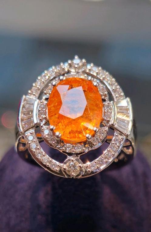 Prachtige Orange Saffier met diamant wit gouden ring, Sieraden, Tassen en Uiterlijk, Ringen, Nieuw, Dame, 17 tot 18, Goud, Ophalen of Verzenden