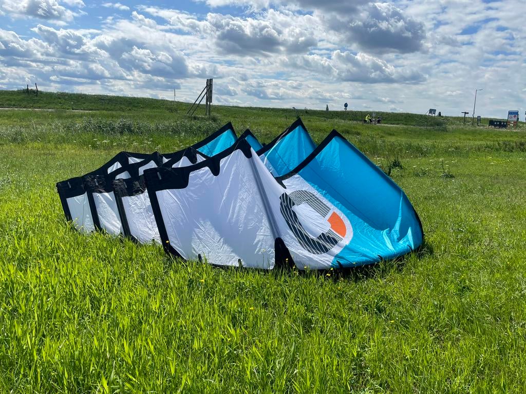 Ozone Enduro V4 8 meter, Geen board, Ophalen of Verzenden, Zo goed als nieuw