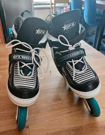 Kinder skeelers groeit met voet mee  beschikbaar voor biedingen