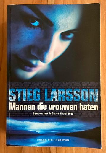 Stieg Larsson - Mannen die vrouwen haten beschikbaar voor biedingen