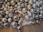 Kerstballen, zilver mat en glanzend. Ruim 210 items. 10 euro, Ophalen, Zo goed als nieuw