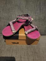 Teva sandalen maat 35 roze, Ophalen