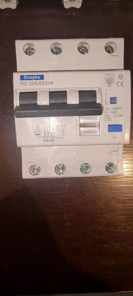 divers hager automaten /aardlekautomaat en grond/cai kabel, Ophalen of Verzenden