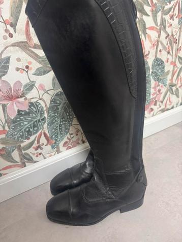 Nieuwe leren rijlaarzen beschikbaar voor biedingen