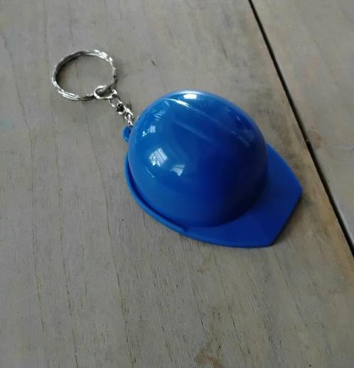 Sleutelhanger -  blauwe bouwhelm met flesopener - nieuw, Verzamelen, Sleutelhangers, Nieuw, Overige typen, Ophalen of Verzenden