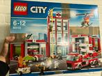 Lego city brandweerkazerne 60110, Kinderen en Baby's, Speelgoed | Duplo en Lego, Complete set, Ophalen of Verzenden, Lego, Zo goed als nieuw