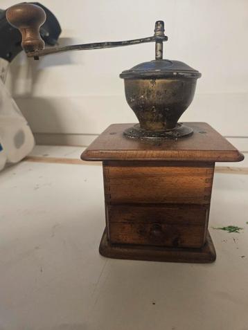 Vintage Houten Koffiemolen beschikbaar voor biedingen