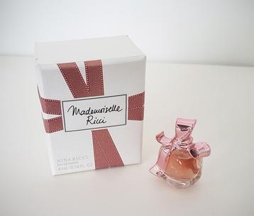NIEUW Nina Ricci parfum miniatuur Mlle. Ricci - EDP beschikbaar voor biedingen