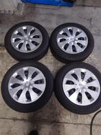 Tekoop Toyota yaris stalevelgen met winterbanden 15 inch, Auto-onderdelen, Gebruikt, 15 inch, 175 mm, Banden en Velgen