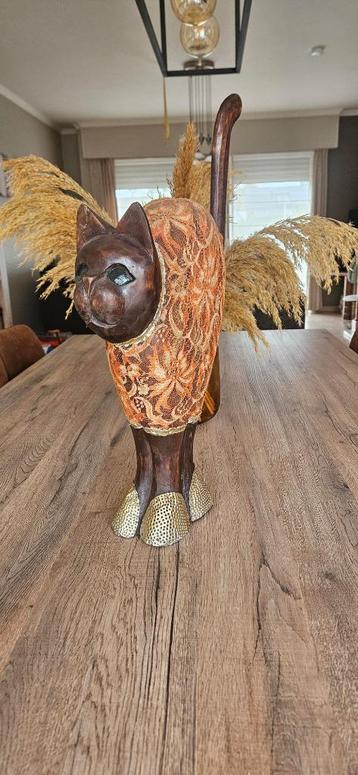 Gatos Madera beschikbaar voor biedingen