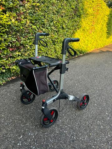 Rollator soft banden licht gewicht opvouwbaar beschikbaar voor biedingen
