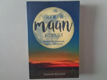 Leven met de maan - Moonology / Yasmin Boland beschikbaar voor biedingen