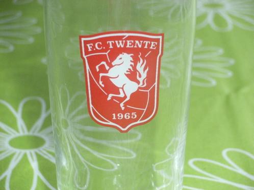 FC Twente 1965 - glas met FC Twente logo, Verzamelen, Sportartikelen en Voetbal, Zo goed als nieuw, Overige typen, F.C. Twente