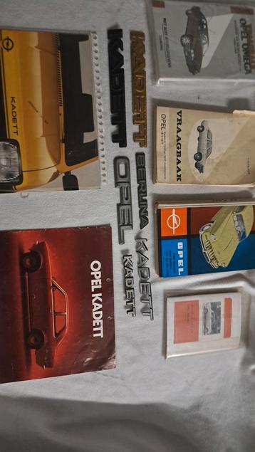 Opel kadett folders2 x  vraagbaak 4x logo's 6 stuks  beschikbaar voor biedingen