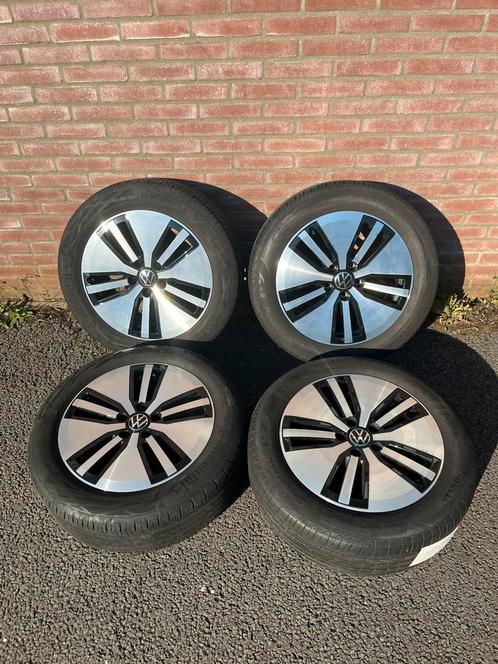Orig. VW Passat B8 GTE velgen, 17 inch. Zomerset 5mm Pirell, Auto-onderdelen, Banden en Velgen, Banden en Velgen, Zomerbanden