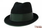 Vintage Jacht gleufhoed Mayser zwart met groene band 57, Ophalen of Verzenden, 57 cm (M, 7⅛ inch) of minder, Gedragen, Hoed