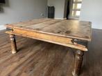 Houten salontafel | 100 x 100 x 42 cm| Stoer & karaktervol, Ophalen, 50 tot 100 cm, Past perfect in een landelijk, industrieel of vintage interieur