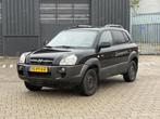 Hyundai Tucson 2.0i 4WD, Auto's, Parkeersensor, Gebruikt, 4 cilinders, Zwart