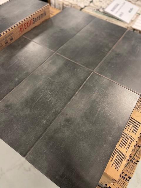 RESTPARTIJ! Vloertegel Molde Antracite 25x50 nu voor €19,95, Tuin en Terras, Tegels en Klinkers, Nieuw, Overige typen, Keramiek