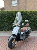 Retro scooter (lage kilometerstand), Fietsen en Brommers, Snorfietsen en Snorscooters, Zo goed als nieuw, Benzine, Ophalen, Overige merken