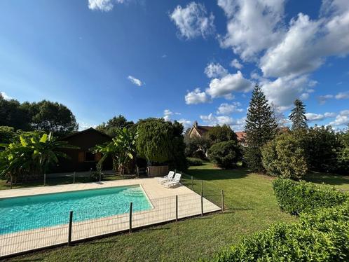 Vakantiehuis met zwembad en verhuurappartement in Dordogne, Huizen en Kamers, Buitenland, Frankrijk, Woonhuis, Landelijk